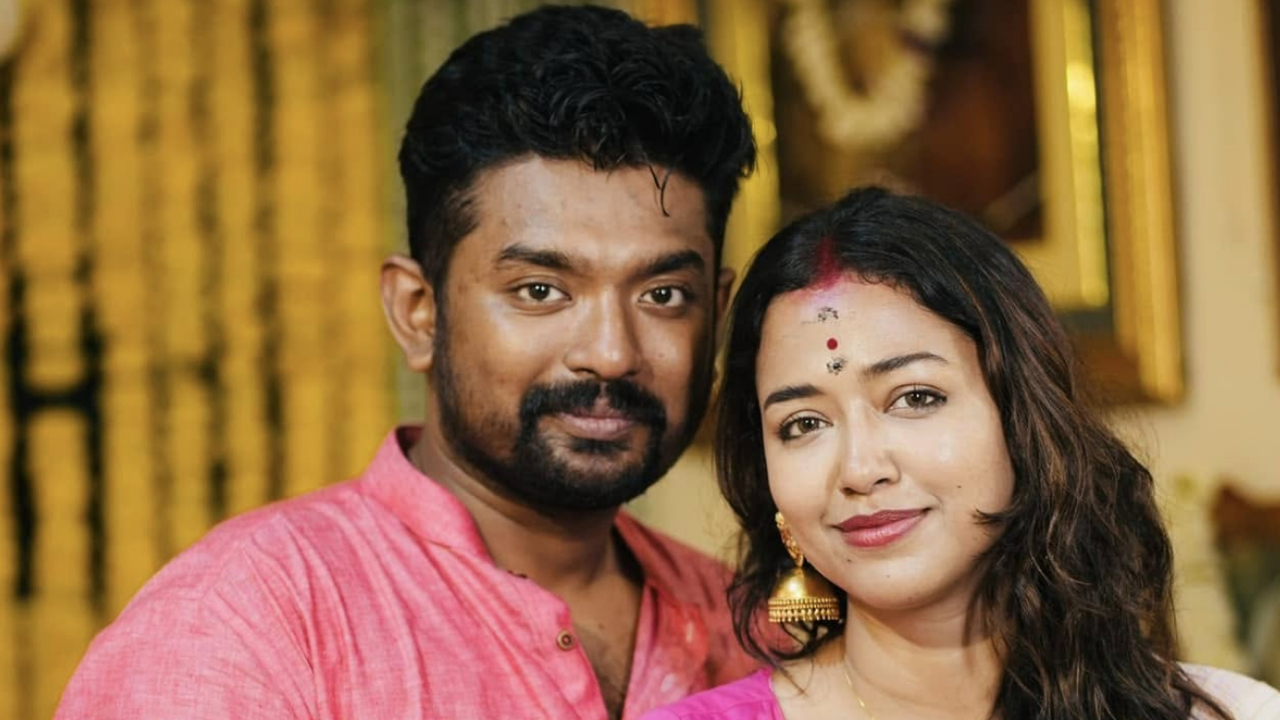 বন্ধুত্ব থেকে বিয়ে রোমান্টিক জুটি সোহিনী সরকার শোভন গাঙ্গুলীর